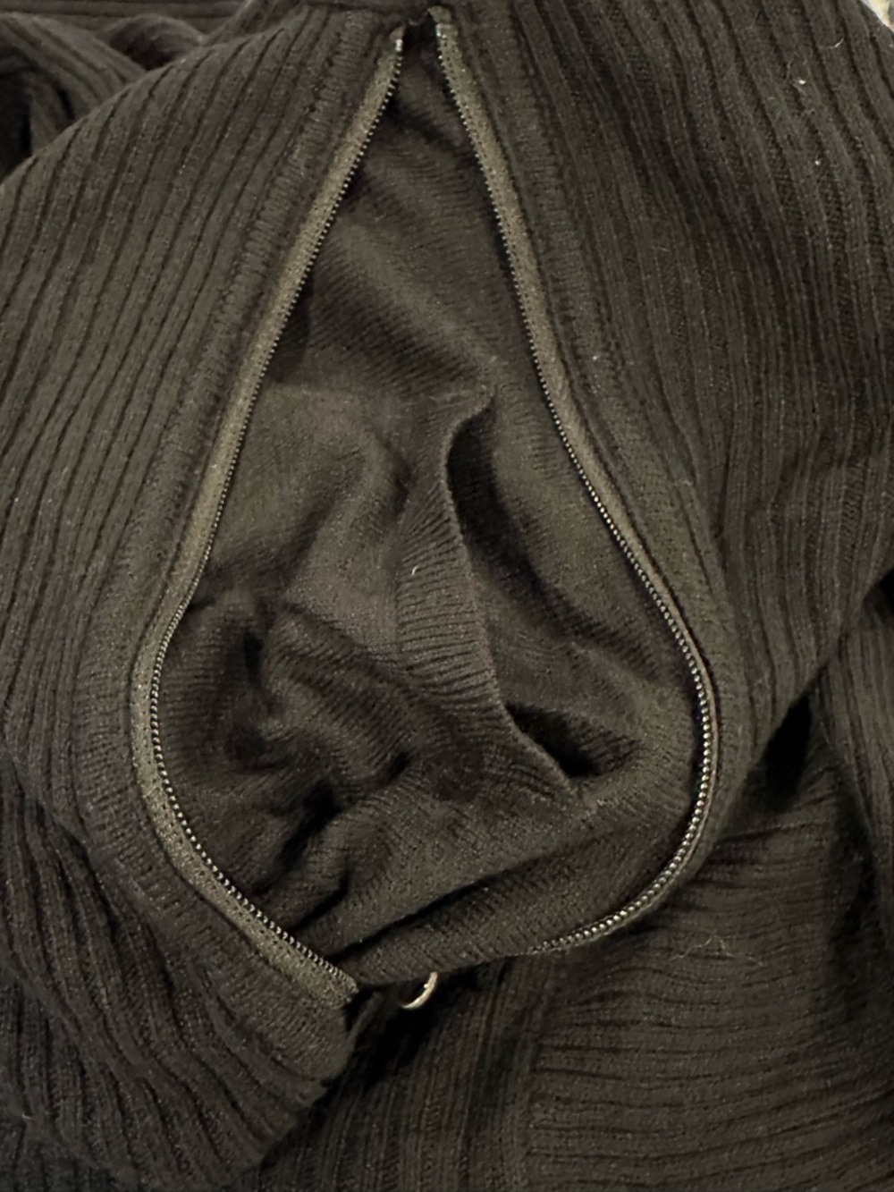 Lululemon Resolution Wrap
Black - Picture 12 of 15